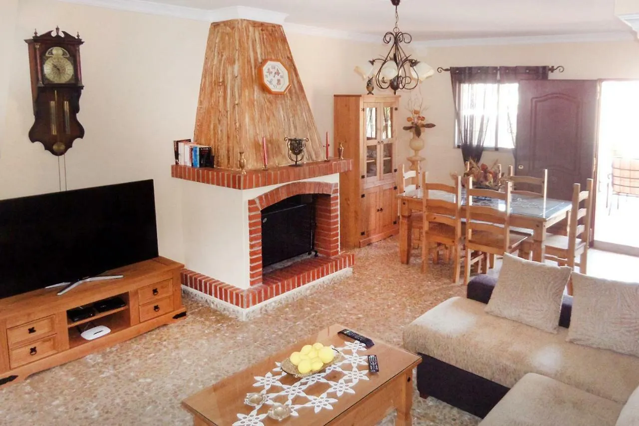 Villa Alvarez Málaga 0*,